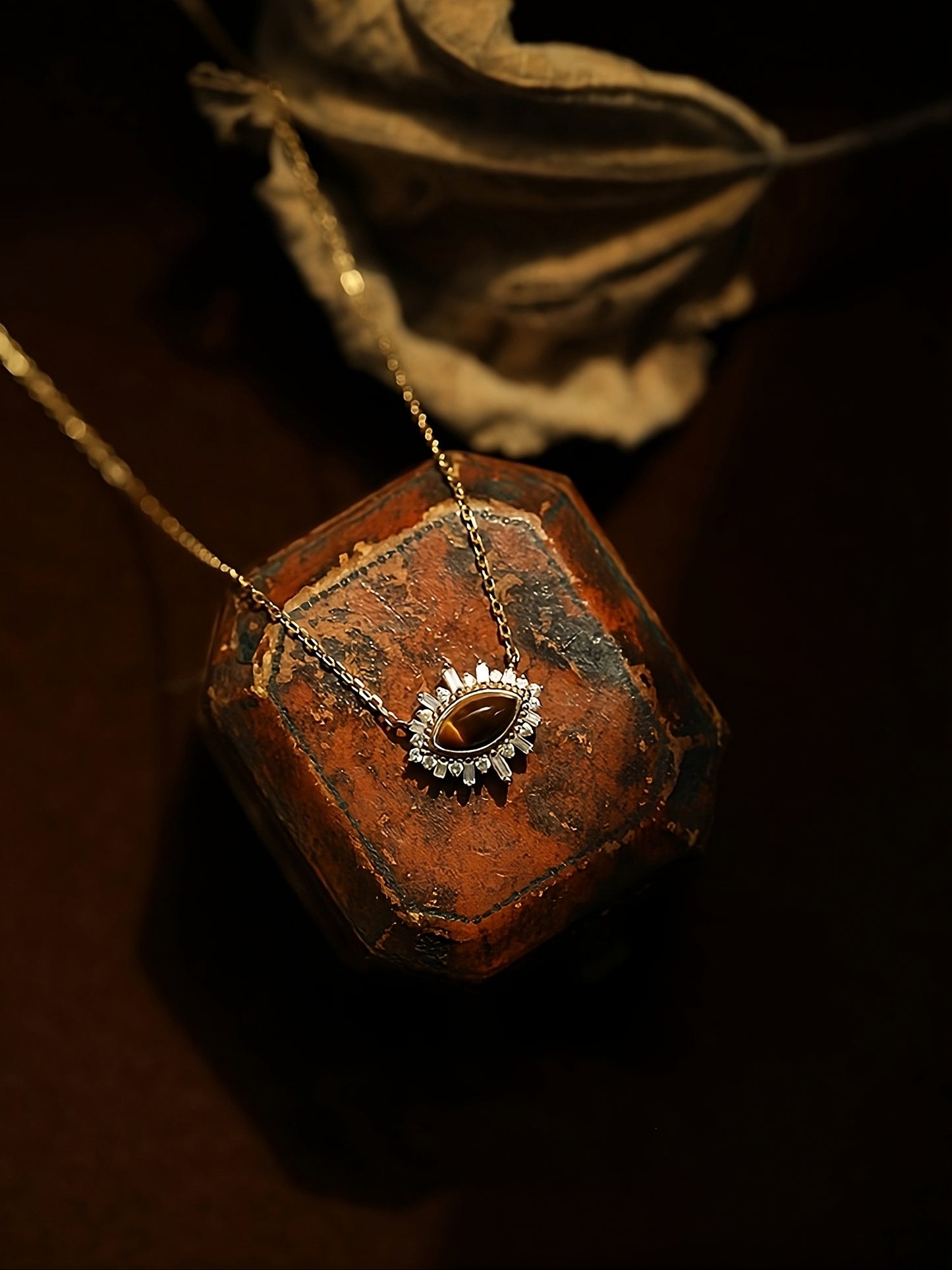 Mini Florence Necklace in Brown Tiger's Eyes