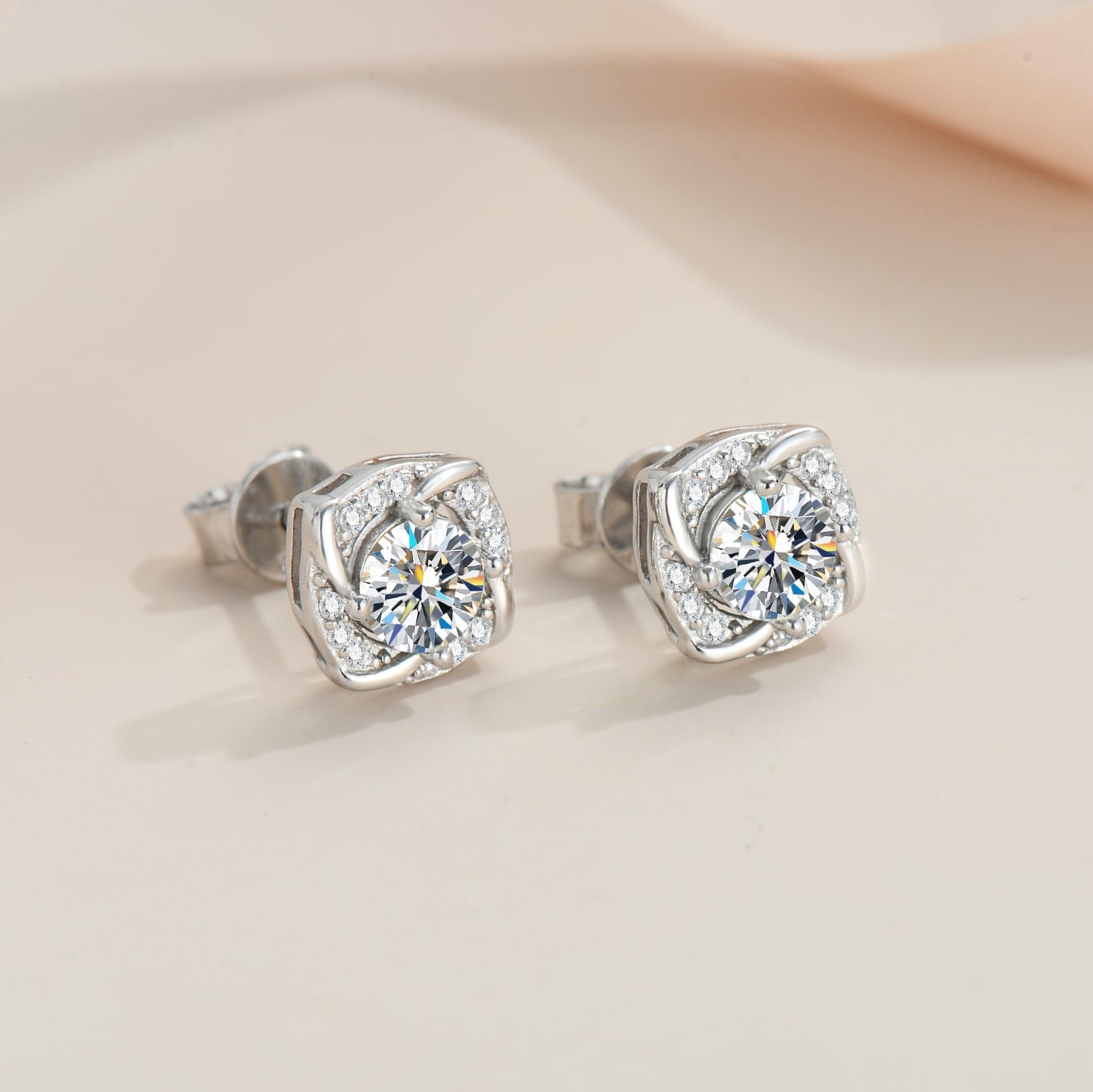 2 carats Lab Created Moissanite Studs
