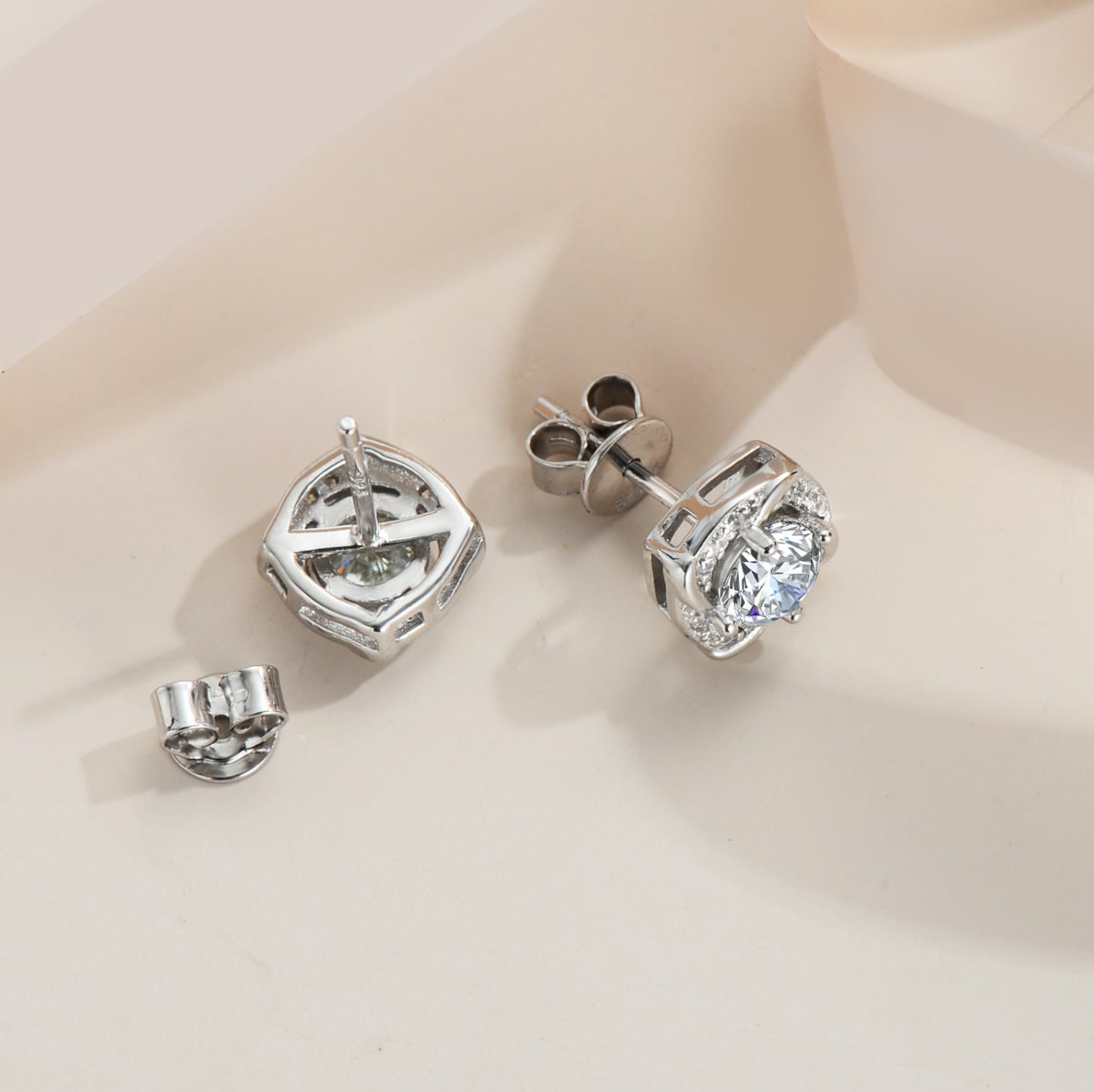 2 carats Lab Created Moissanite Studs
