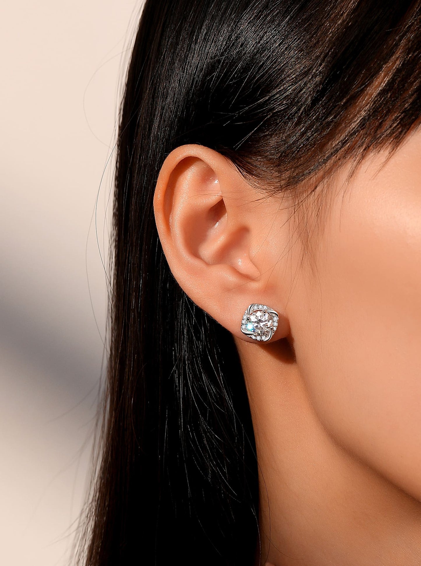 2 carats Lab Grown Diamond Studs