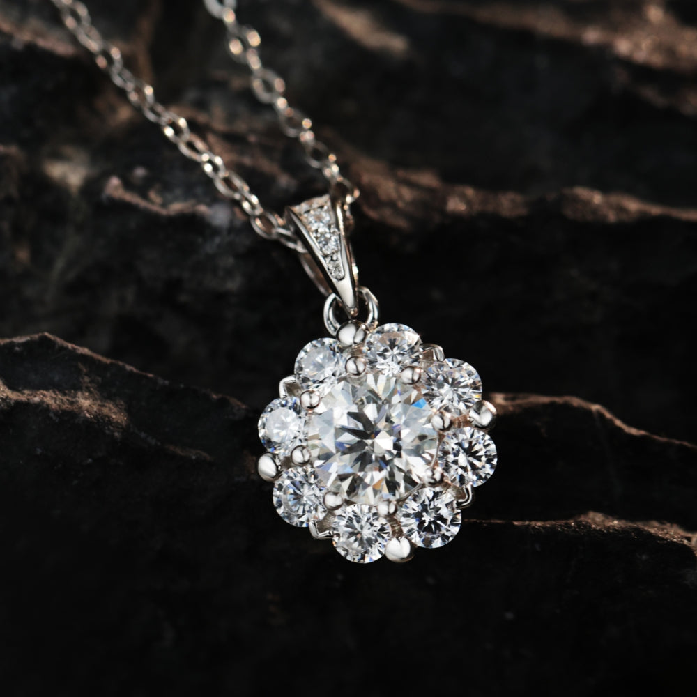Aurore Lotus Necklace in Moissanite