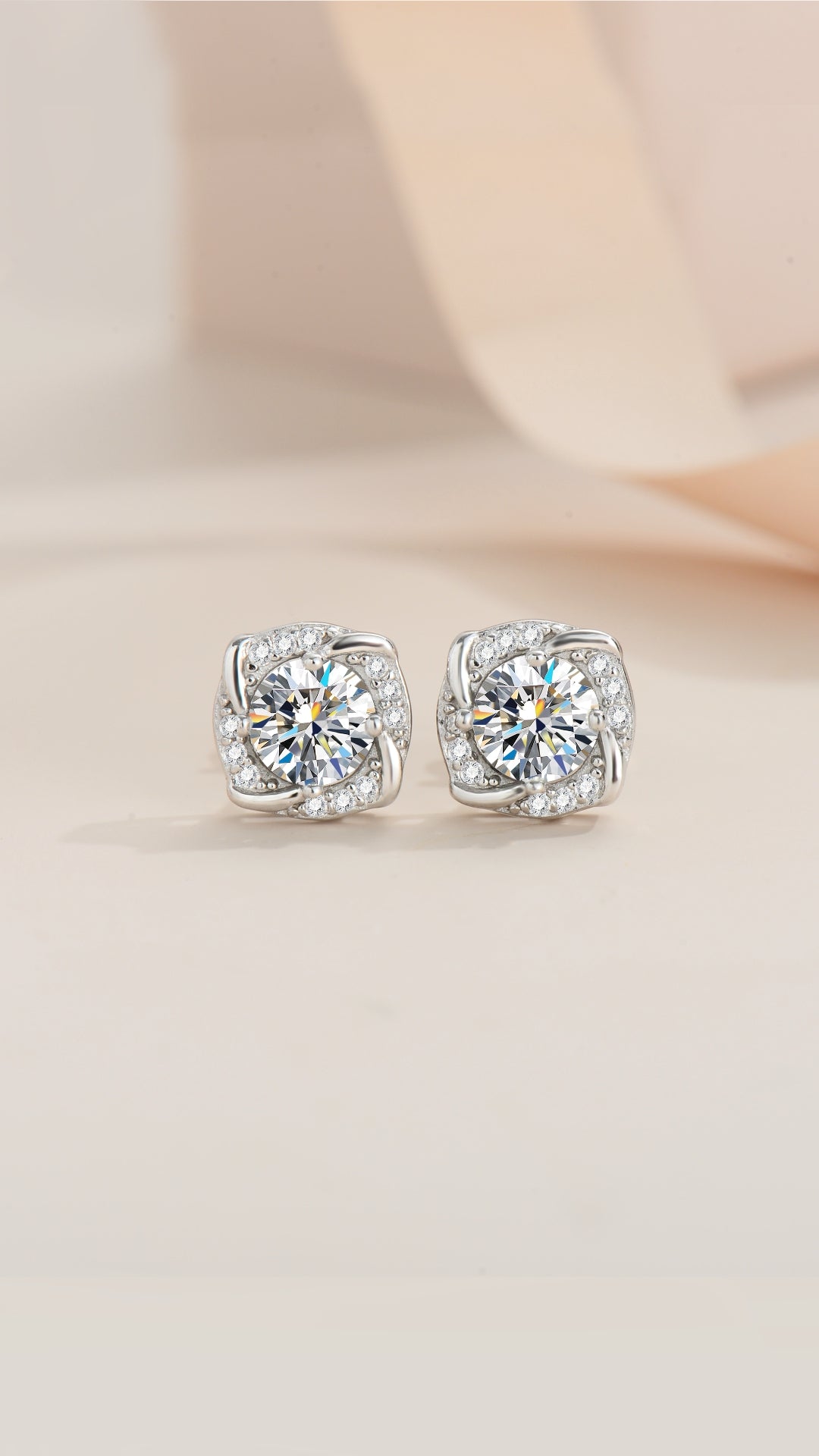 2 carats Lab Grown Diamond Studs