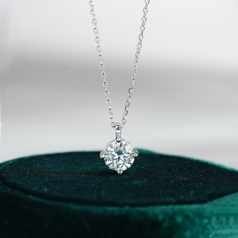 Blanche Diamond Necklace in Moissanite