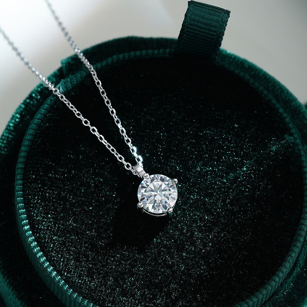 Blanche Diamond Necklace in Moissanite