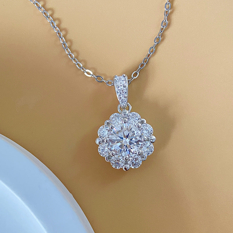 Aurore Lotus Necklace in Moissanite