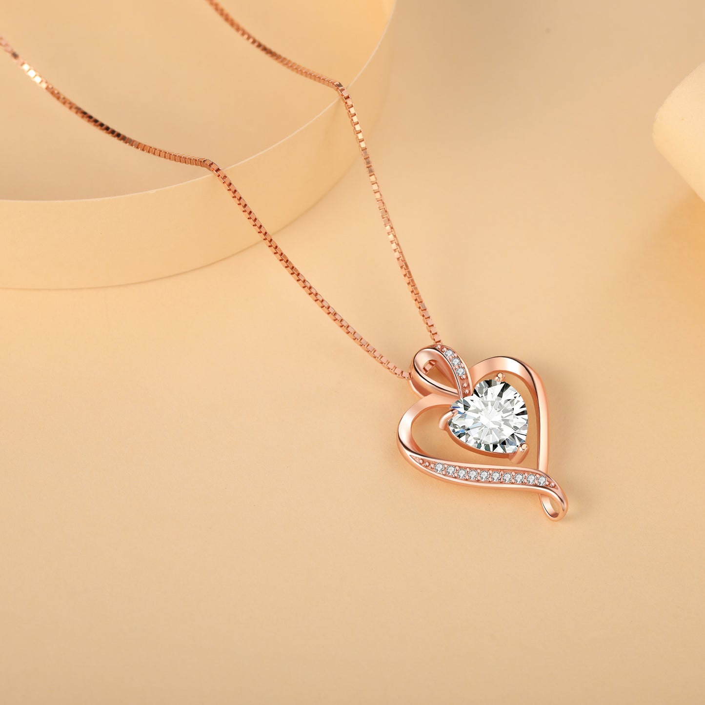Avery Heart Necklace in Rose gold