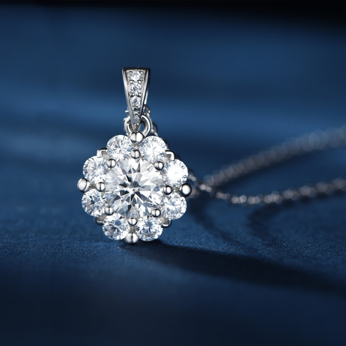 Aurore Lotus Necklace in Moissanite