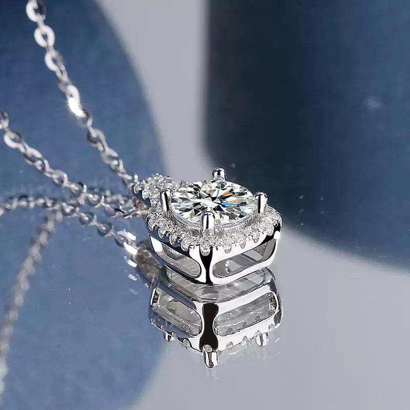 Eloise Diamond Necklace in White Gold