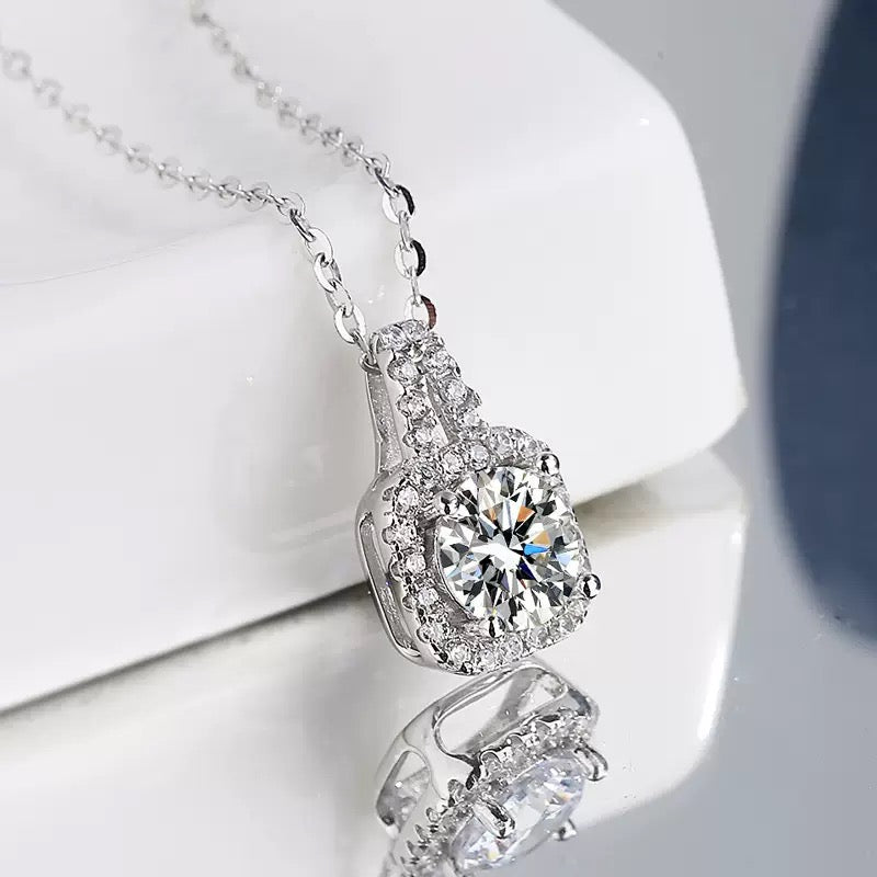 Eloise Diamond Necklace in White Gold